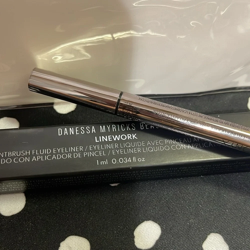 DENESSA MYRICKS BEAUTY Linework Eyeliner In Onyx(Black)